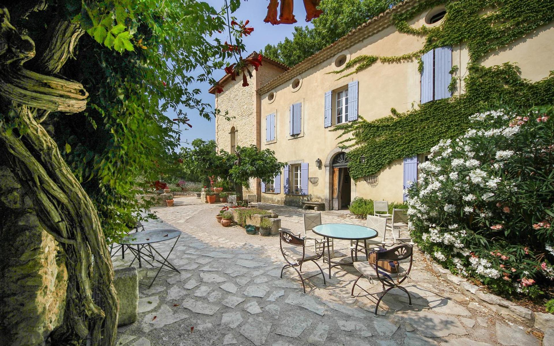 Les Carmes And Spa Le Thor Esterno foto